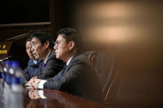 亚洲美女在线播放