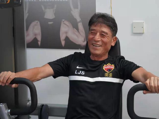 双乳被穿环调教成奴