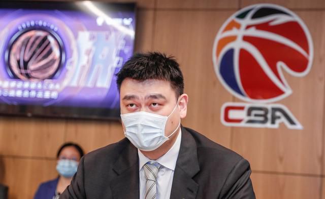 散发魅力的小姐