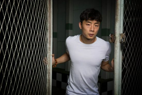毛茸茸亚洲人gushes尿